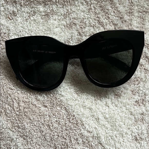 Le Specs Air Heart Black Cat-Eye Sunglasses - Picture 3 of 9